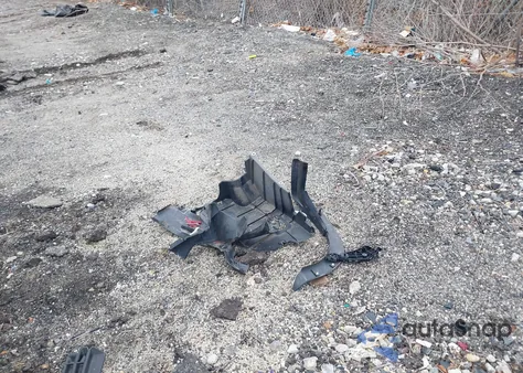 2018 Toyota Highlander Xle z USA, uszkodzony, nr VIN 5TDJZRFHXJS539252